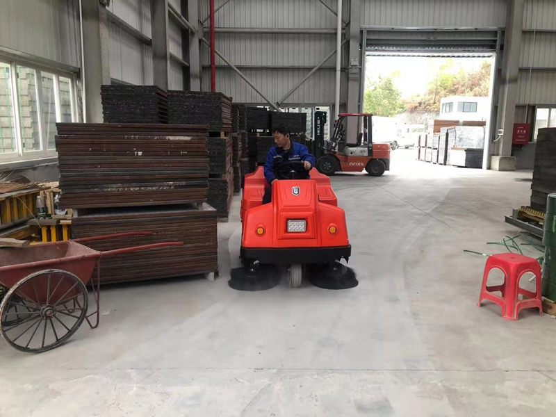 環(huán)衛(wèi)掃地車特點