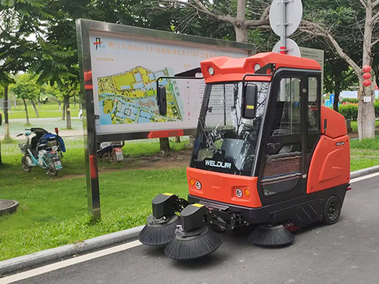 電動掃地車